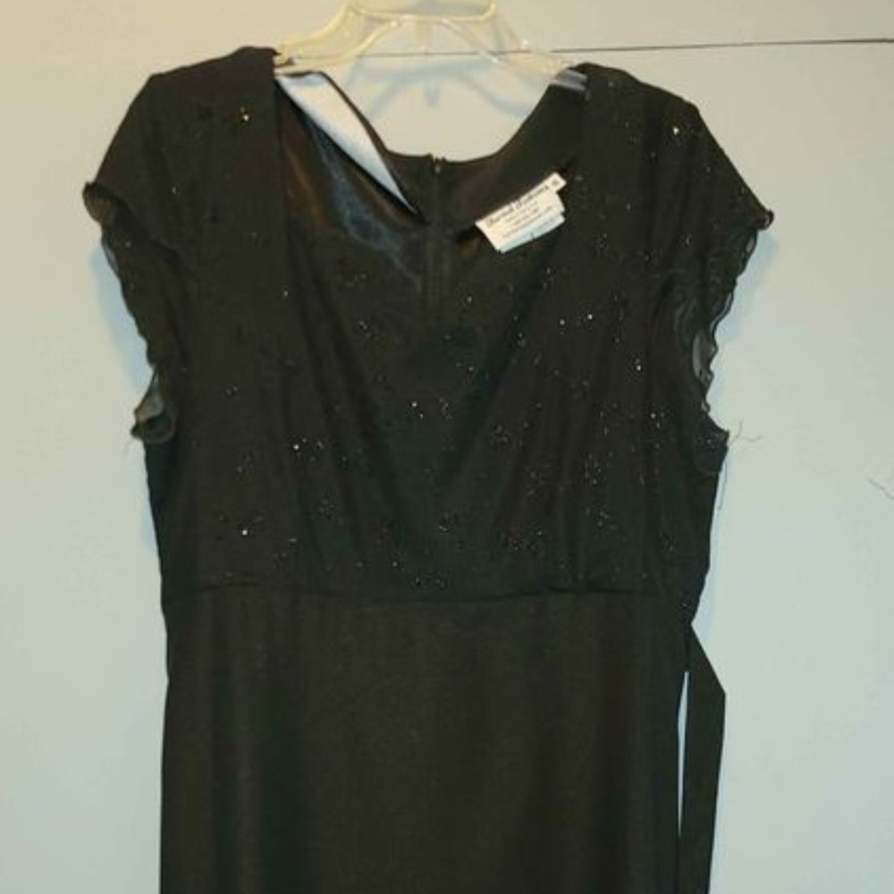 Formal Fashions Black Dress